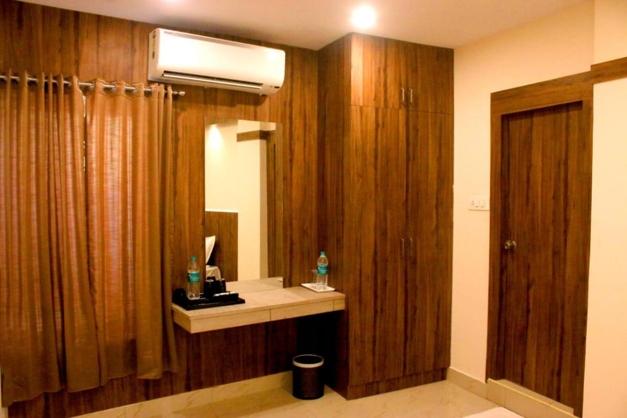 Hotel Sakura Inn Hosur Exterior photo